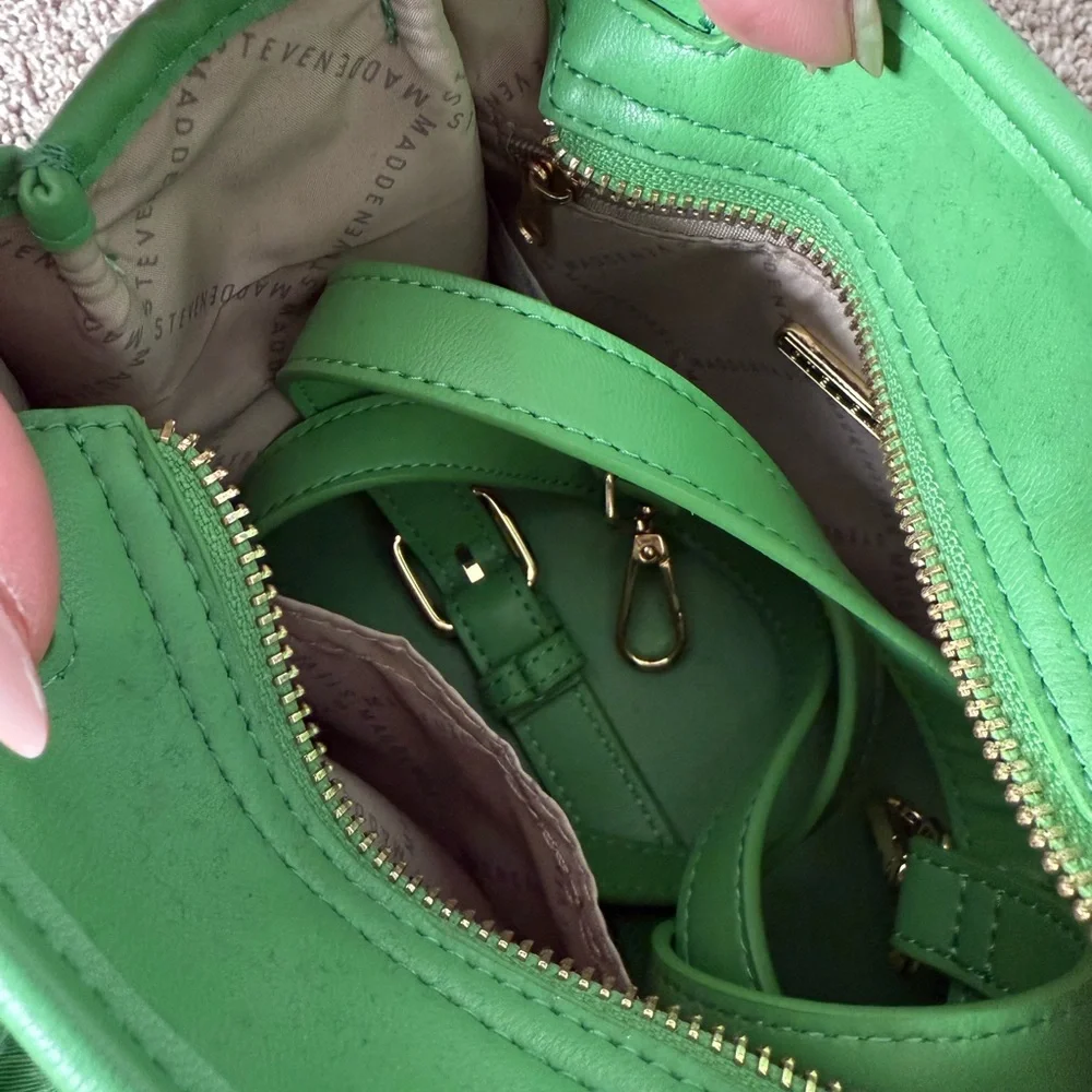 Steve Madden Green Quilted Handbag 💚 - Picture 4 of 4